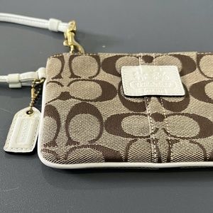 Coach Medium Corner Zipper Wristlet in Signature Canvas